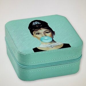 Audrey Hepburn Stylish Tiffany Fashion Blue Small Jewelry Box NWT